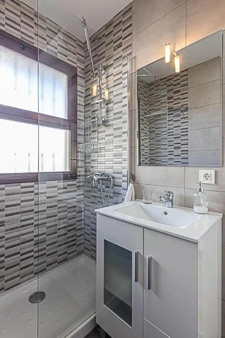 Encantador Apartamento En Primera Linea De Playa Benalmadena Luaran gambar