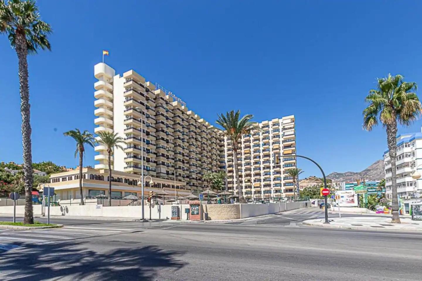 Encantador Apartamento En Primera Linea De Playa Benalmadena Luaran gambar