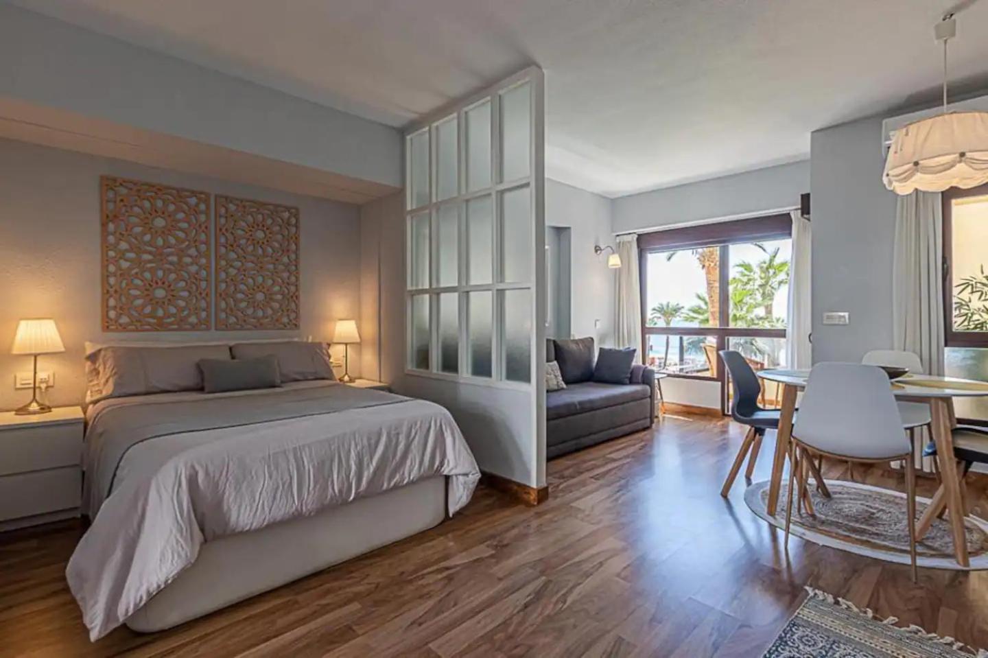 Encantador Apartamento En Primera Linea De Playa Benalmadena Luaran gambar