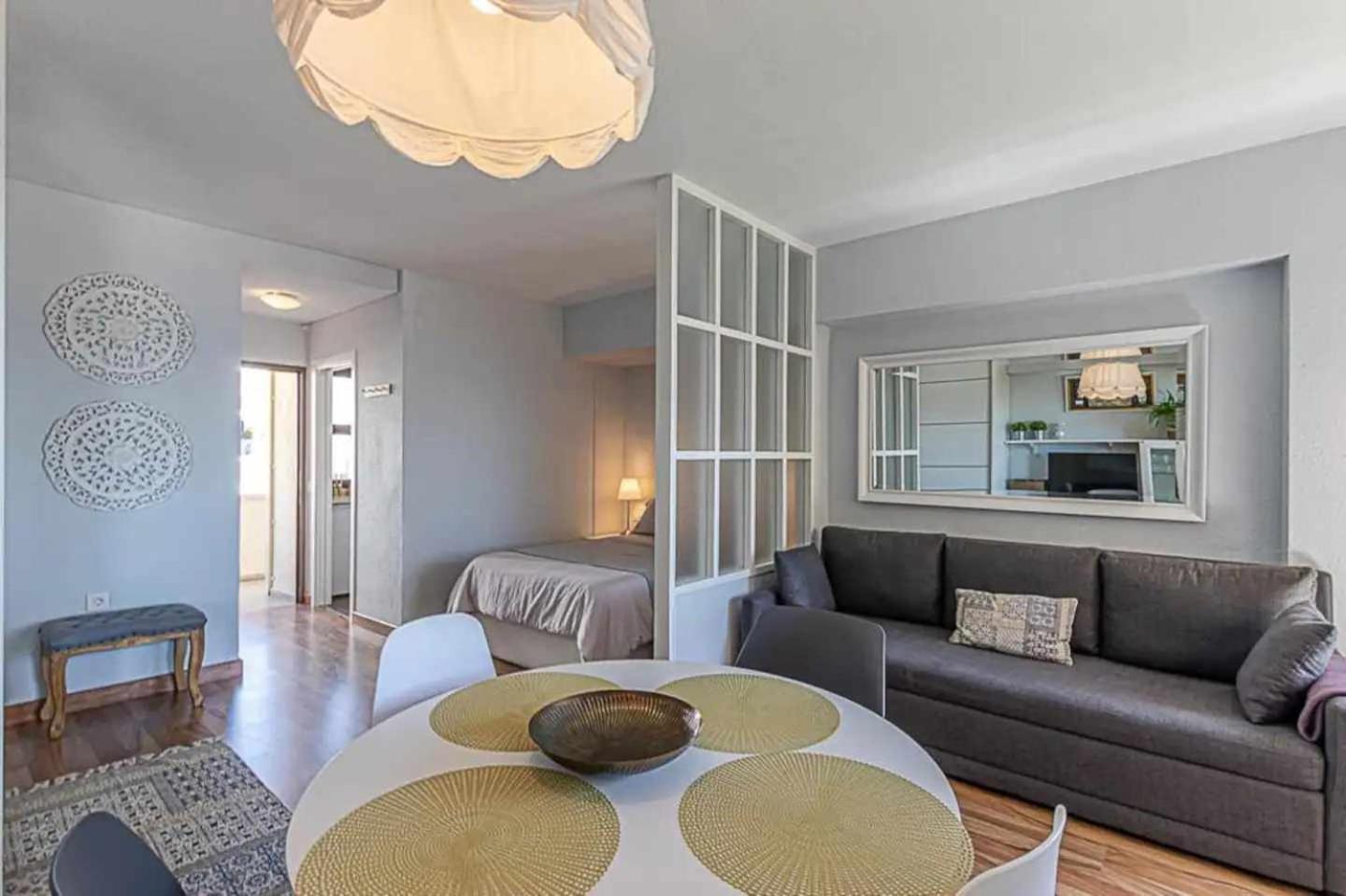 Encantador Apartamento En Primera Linea De Playa Benalmadena Luaran gambar